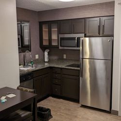 Residence Inn Boston Franklin - Kitchen