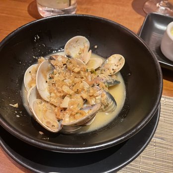 Seven Sisters - White wine garlic butter clams - Cocktail Bars Near Me - Tuolumne, California