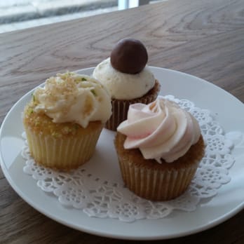 Crumbs and Doilies - Mojito, Malteser and Raspberry Ripple mini cupcakes - Cafes Near Me - London, XGL Crumbs and Doilies - Mojito, Malteser and Raspberry Ripple mini cupcakes - Cafes Near Me - London, XGL