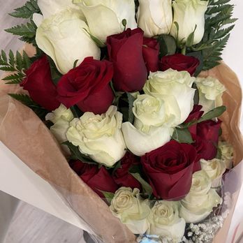 Houstonian Flowery - Rose Bouquet - Florists Near Me - Houston, Texas