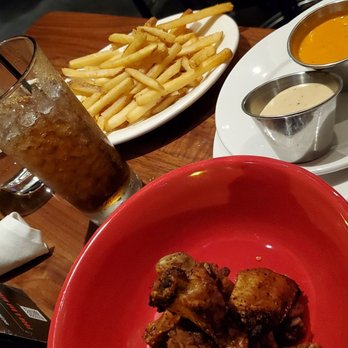 Doc B's Restaurant + Bar - Chicken wings sauce on side - New American Near Me - Chicago, Illinois