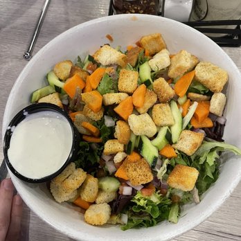 Riverside Pizza & Pub - Garden salad - Pizza Near Me - Oswego, Illinois