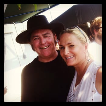 Lyvyn Skynyrd - Meeting artists back stage - Musicians Near Me