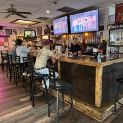 Guthrie's Sports Bar & Grill - The bar counter, where everything happens!