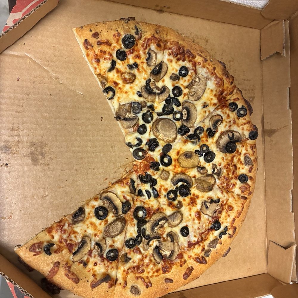 Pizza Hut - Custom Vegetable Hand-Tossed Pizza - Pizza Near Me - Duncanville, Texas