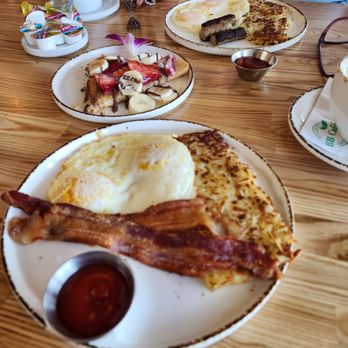 BB Cafe & Catering - BB Special- Crepe - Cafes Near Me - Burbank, California