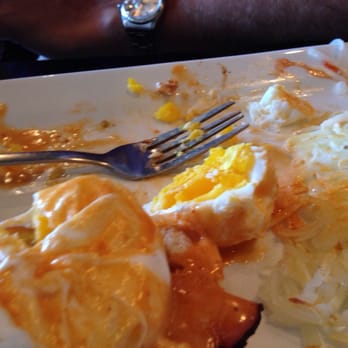 Crave Kitchen and Bar - Overcooked and disappointing eggs Benedict - New American Near Me - El Paso, Texas Crave Kitchen and Bar - Overcooked and disappointing eggs Benedict - New American Near Me - El Paso, Texas