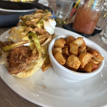 Hash Kitchen Arcadia - Herb fried chicken - Breakfast & Brunch Near Me - Phoenix, Arizona