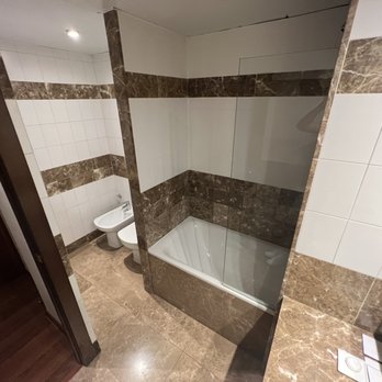 Hotel Astoria - Bathroom - Hotels Near Me - Barcelona, B Hotel Astoria - Bathroom - Hotels Near Me - Barcelona, B
