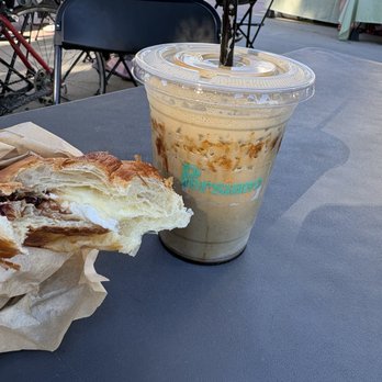 Persiano Cafe - Crespino Croissant - Food Trucks Near Me - Santa Monica, California