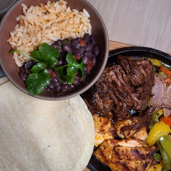 Perdida - Mexican Kitchen - Mixed fajitas - Mexican Near Me - Denver, Colorado