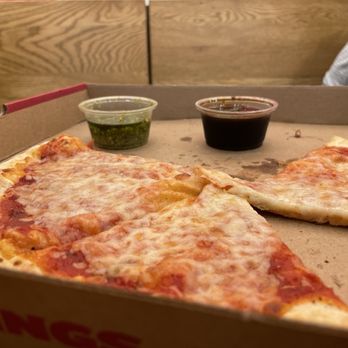 MOD Pizza - Cheese pizza pesto and basalmic glaze - Pizza Near Me - Willis, Texas MOD Pizza - Cheese pizza pesto and basalmic glaze - Pizza Near Me - Willis, Texas