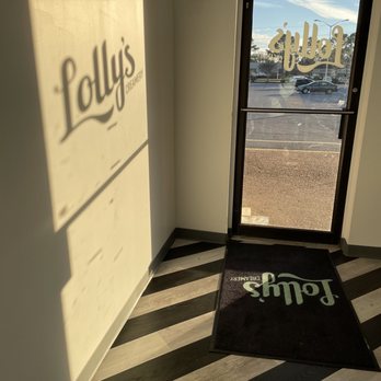 Lolly's Creamery - Entrance - Desserts Near Me - Virginia Beach, Virginia