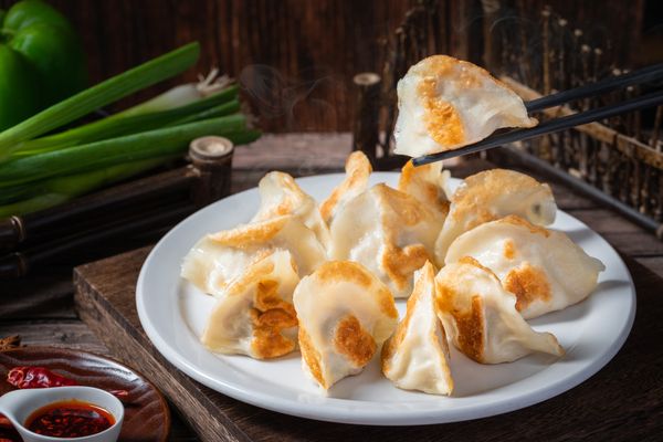 Yuanbao Jiaozi by null