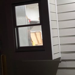 Za Pie Pizzeria - Pick up window.