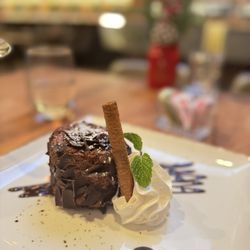Pranzi - El postre estaba cremoso y su sabor a chocolate era especial cuando saboreas con la crema