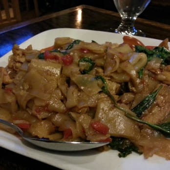 SriPraPhai Thai Restaurant - Drunken Noodles - Thai Near Me - Woodside, New York SriPraPhai Thai Restaurant - Drunken Noodles - Thai Near Me - Woodside, New York