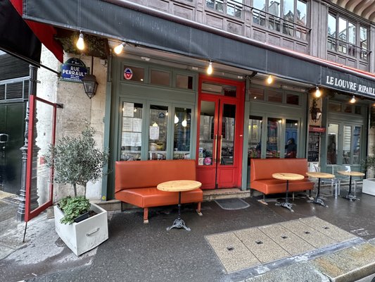 Le Louvre Ripaille by null