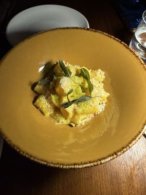 6 Restaurant - NYC by null