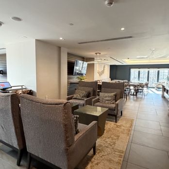 Boston Marriott Burlington - M Lounge - Hotels Near Me - Burlington, Massachusetts Boston Marriott Burlington - M Lounge - Hotels Near Me - Burlington, Massachusetts