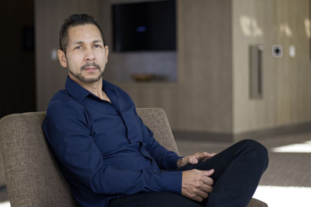 Anti-Frizz Treatment By Johan Logo