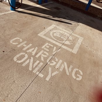 Pilot Travel Centers - 6 (six) CCS combo EV chargers available here. All EVGO chargers provided by GM energy - Gas Stations Near Me - Wildwood, Florida Pilot Travel Centers - 6 (six) CCS combo EV chargers available here. All EVGO chargers provided by GM energy - Gas Stations Near Me - Wildwood, Florida