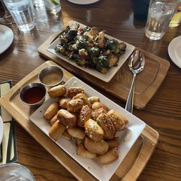 Pretzel Bites & Bacon Bleu Brussels