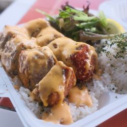 Upscale Hawaii - Ahi katsu roll