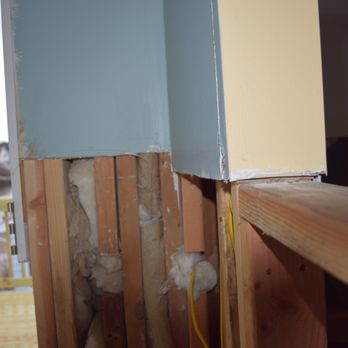 DSW Homes - The house walls were not straight when set on new foundation. On the right in corner you can see the wall bulged out - Damage Restoration Near Me - Brick, New Jersey DSW Homes - The house walls were not straight when set on new foundation. On the right in corner you can see the wall bulged out - Damage Restoration Near Me - Brick, New Jersey