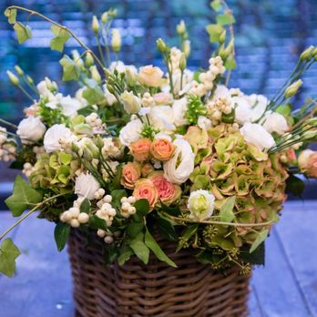 Helianthus - Florists Near Me - Uccle, BRU