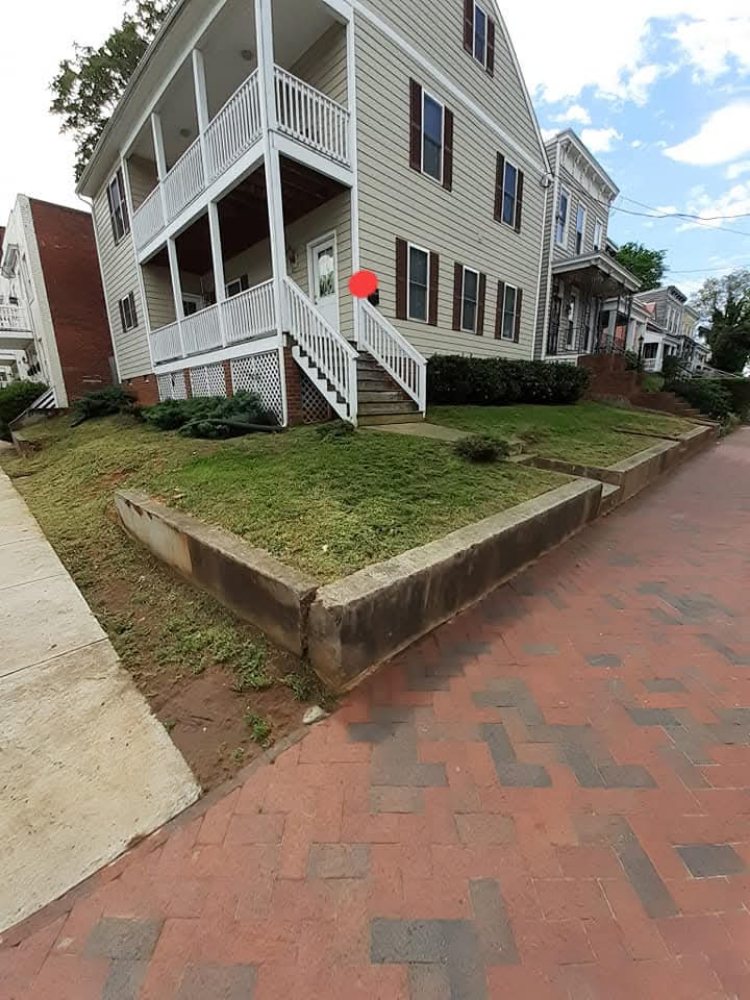 Slide of Mikes Maintenance and More