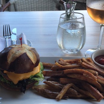 Full Bloom Vegan - Impossible burger - Vegan Near Me - Miami Beach, Florida Full Bloom Vegan - Impossible burger - Vegan Near Me - Miami Beach, Florida