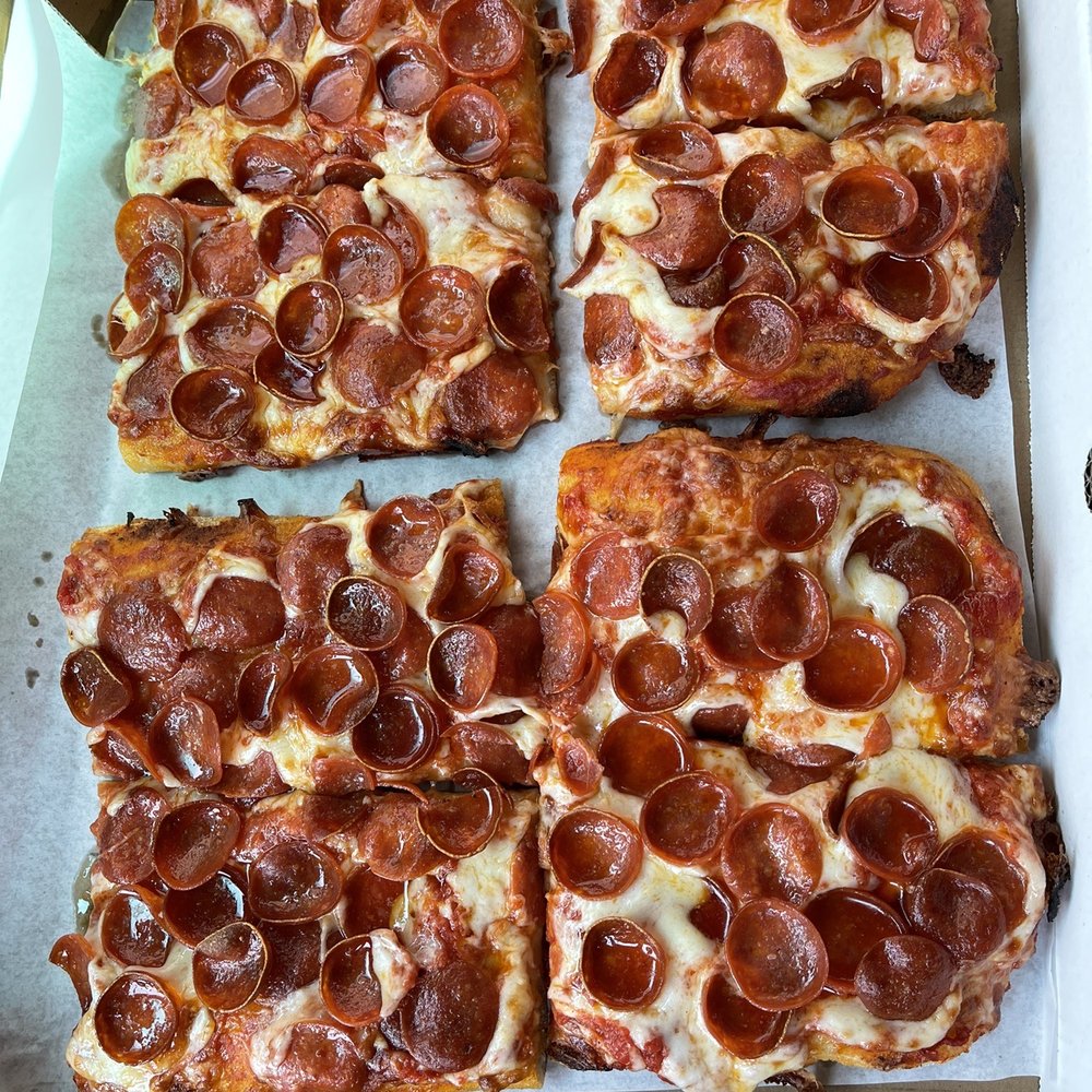 RomanSQ - Pepperoni pizza half tray - Pizza Near Me - Sarasota, Florida RomanSQ - Pepperoni pizza half tray - Pizza Near Me - Sarasota, Florida