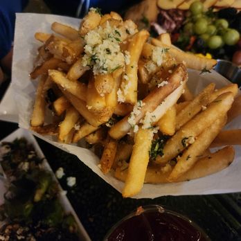 V Restaurant, Bistro & Bar - Truffle fries - New American Near Me - Murphys, California