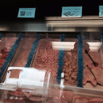 Poissonnerie Gagnon - a variety of meats - Seafood Markets Near Me - Rimouski, Quebec Poissonnerie Gagnon - a variety of meats - Seafood Markets Near Me - Rimouski, Quebec