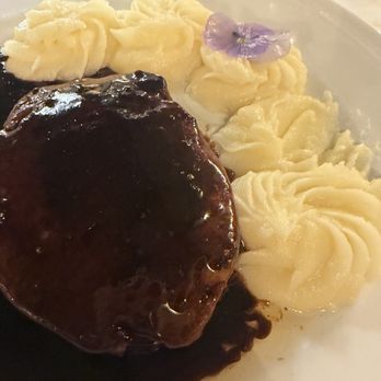 Arnaldo - Delicious beef with balsamic place and mashed potatoes - Italian Near Me - Rubiera, RE Arnaldo - Delicious beef with balsamic place and mashed potatoes - Italian Near Me - Rubiera, RE