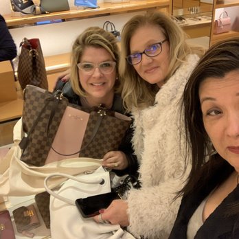 Louis Vuitton Seattle Bravern - Friends helping friends find the perfect bag. - Leather Goods Near Me - Bellevue, Washington Louis Vuitton Seattle Bravern - Friends helping friends find the perfect bag. - Leather Goods Near Me - Bellevue, Washington