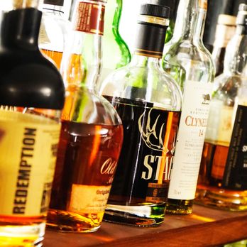 Blade Soho - Blade Members' Whiskey Bar - Hair Salons Near Me - London, XGL Blade Soho - Blade Members' Whiskey Bar - Hair Salons Near Me - London, XGL