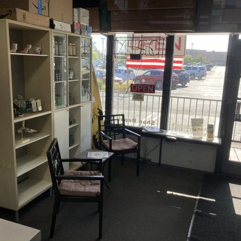 Foot Depot - Sitting area - Shoe Repair Near Me - Encinitas, California Foot Depot - Sitting area - Shoe Repair Near Me - Encinitas, California