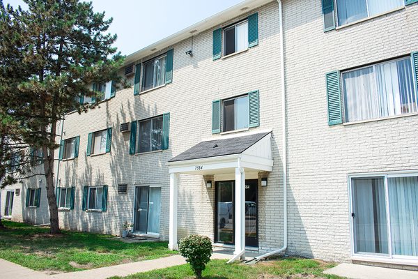 Hawthorne Club Apartments