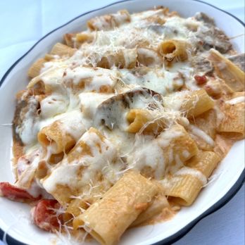 Bella Roma - House Special with no mushrooms and Italian sausage - Italian Near Me - Clarksville, Indiana