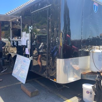 Big Dog BBQ - From the west - Food Trucks Near Me - Yachats, Oregon