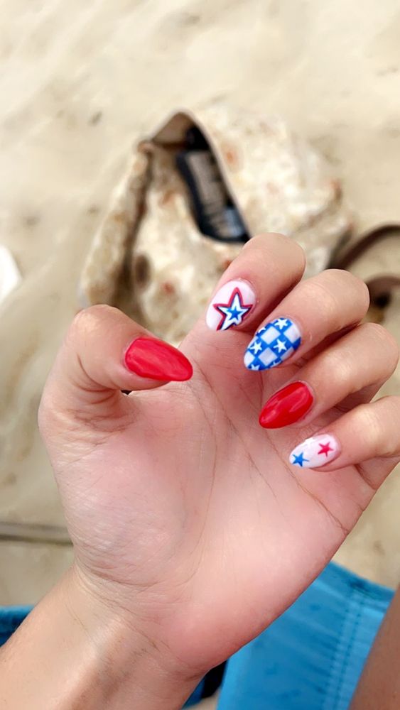 Venus Nails Logo