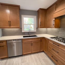 Empire Remodeling KC - Remodeled kitchen with L-shaped island