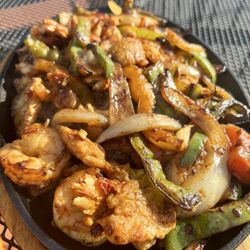 Si Senor Mex Mex Grill - Shrimp & Chicken Fajitas
