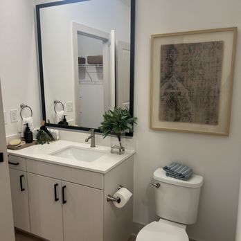 The Ridge at North Pointe - Bathroom - Apartments Near Me - Charlottesville, Virginia The Ridge at North Pointe - Bathroom - Apartments Near Me - Charlottesville, Virginia