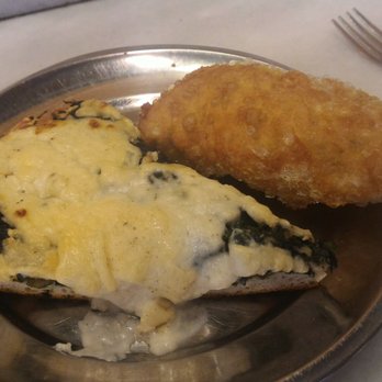 Kentucky - Porción de verdura y empanada de carne - Pizza Near Me - Buenos Aires, C