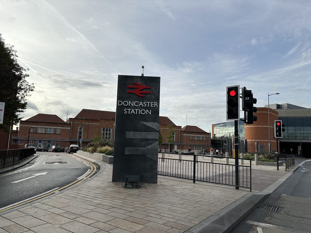 DONCASTER RAILWAY STATION Updated August 2024 17 Photos & 11