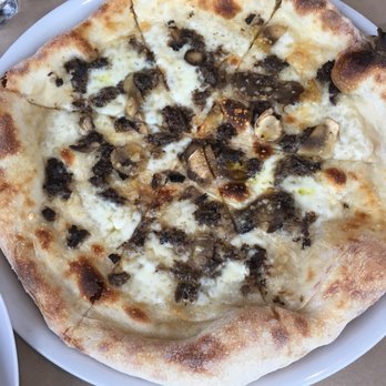 Munno - Pizza Near Me - Chicago, Illinois Munno - Pizza Near Me - Chicago, Illinois