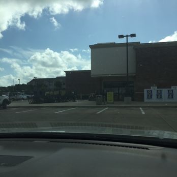 Buc-ee's - Convenience Stores Near Me - Bastrop, Texas